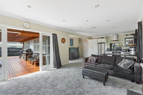 Photo of property in 102 Taikata Road, Te Atatu Peninsula, Auckland, 0610