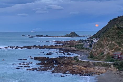 Photo of property in 235 Houghton Bay Road, Houghton Bay, Wellington, 6023