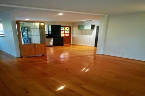 Photo of property in 2a Waller Avenue, Bucklands Beach, Auckland, 2012