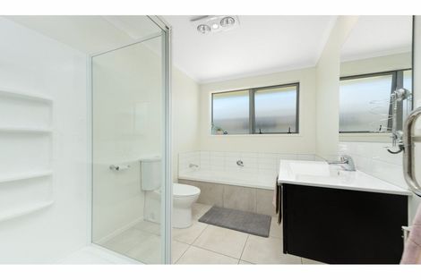Photo of property in 6 Harakeke Way, Papamoa Beach, Te Puke, 3187
