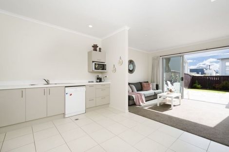 Photo of property in 18 Station Street, Hobsonville, Auckland, 0616