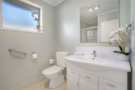 Photo of property in 96 Park Street, Winton, 9720