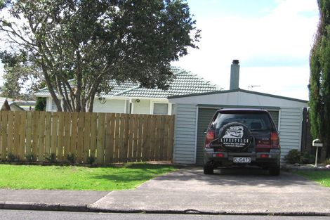 Photo of property in 28 Neil Avenue, Te Atatu Peninsula, Auckland, 0610