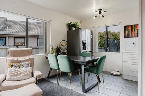 Photo of property in 12 Kentucky Crescent, Nawton, Hamilton, 3200