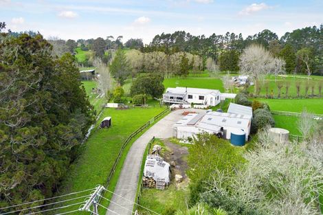 Photo of property in 182 Boord Crescent, Kumeu, 0891