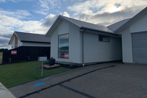 Photo of property in 10 Mccahon Drive, Rangiora, 7400