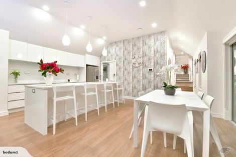 Photo of property in 110 Vipond Road, Stanmore Bay, Whangaparaoa, 0932
