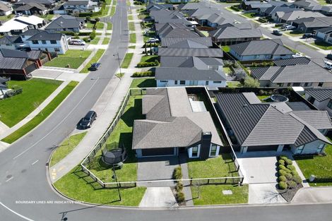 Photo of property in 1 Kaaka Street, Cambridge, 3434