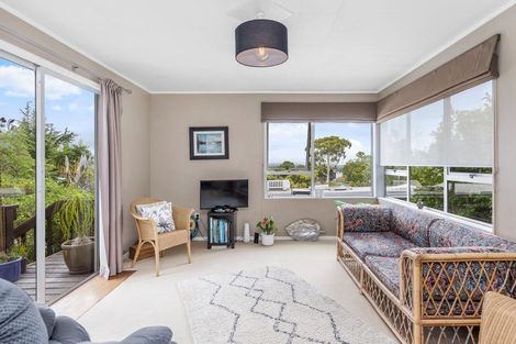 Photo of property in 14a Pokapu Street, Titirangi, Auckland, 0600