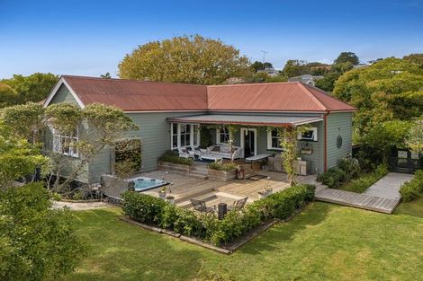 Photo of property in 1 Green Lane, Helensville, 0800