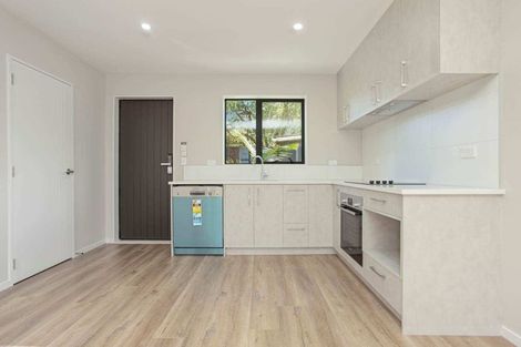 Photo of property in 3/30 West Coast Road, Glen Eden, Auckland, 0602