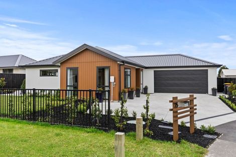 Photo of property in 25 Millhaven Place, Casebrook, Christchurch, 8051