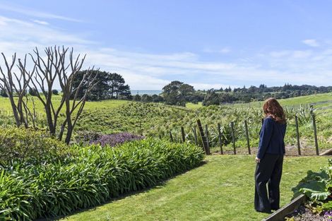 Photo of property in 9 Chatswood Grove, Fitzroy, New Plymouth, 4312