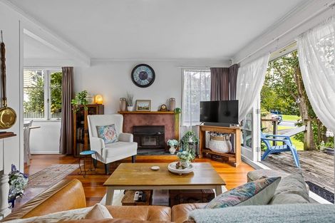 Photo of property in Peninsula Primary School, 61 Wharf Road, Te Atatu Peninsula, Auckland, 0610