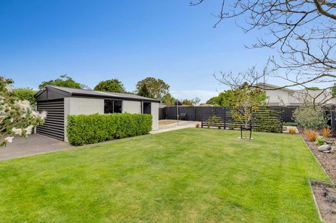 Photo of property in 33 Kent Lodge Avenue, Avonhead, Christchurch, 8042