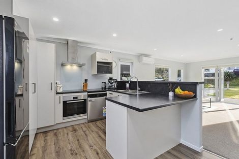 Photo of property in 2/1 Murphy Place, Titahi Bay, Porirua, 5022
