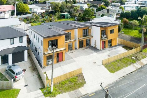 Photo of property in 1/13 Sarona Avenue, Glen Eden, Auckland, 0602