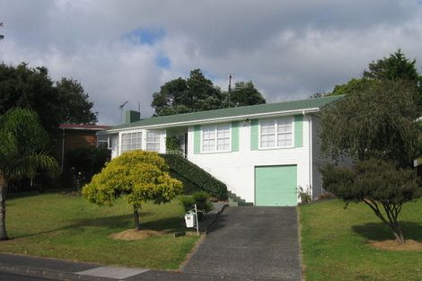 Photo of property in 12 Normanton Street, Glenfield, Auckland, 0629