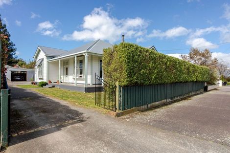 Photo of property in 18 Albert Street, Dannevirke, 4930