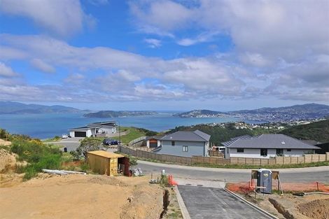 Photo of property in 7a Grumman Lane, Newlands, Wellington, 6037