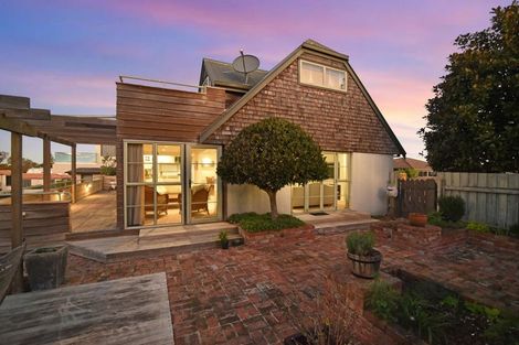 Photo of property in 11 Oceanview Road, Mount Maunganui, 3116