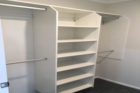 Photo of property in 2d/4 Sunnynook Road, Sunnynook, Auckland, 0620