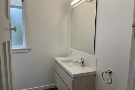 Photo of property in 45 Shakespeare Road, Bluff Hill, Napier, 4110