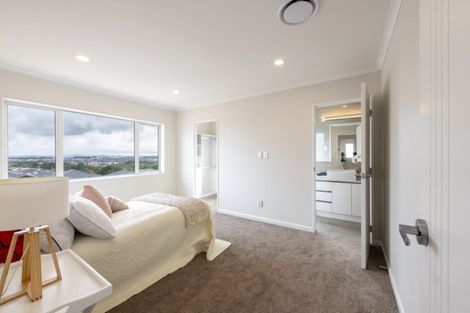 Photo of property in 11 Drover Close, Flat Bush, Auckland, 2019