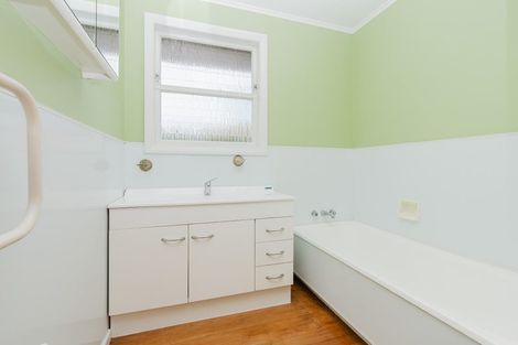 Photo of property in 6 Gerrand Place, Chedworth, Hamilton, 3210