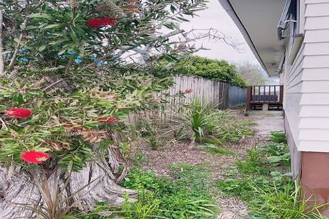 Photo of property in 3 Shale Avenue, Massey, Auckland, 0614