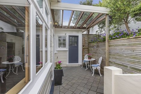 Photo of property in 35 Karepa Street, Brooklyn, Wellington, 6021