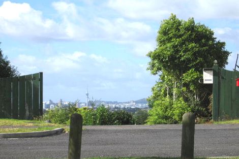 Photo of property in 1/51b Sunset Road, Totara Vale, Auckland, 0632