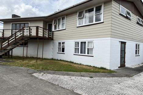 Photo of property in 40 Longburn Road, Henderson, Auckland, 0610