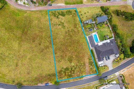 Photo of property in 27 Balboa Drive, Matakatia, Whangaparaoa, 0930