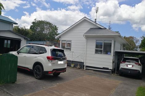 Photo of property in 41 Yeovil Road, Te Atatu Peninsula, Auckland, 0610