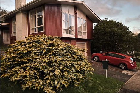 Photo of property in 6 Churton Drive, Churton Park, Wellington, 6037