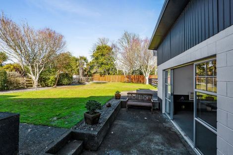 Photo of property in 17 Oberon Street, Stratford, 4332