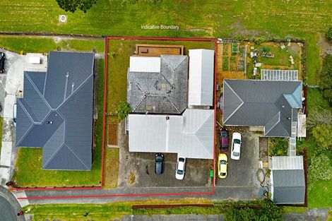 Photo of property in 21 Martin Place, Kelston, Auckland, 0602