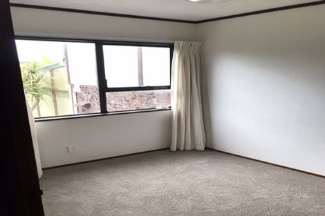Photo of property in 2/5 Kegworth Place, Browns Bay, Auckland, 0630