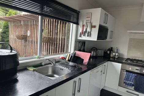 Photo of property in 12 Memorial Park Avenue, Haumoana, 4102