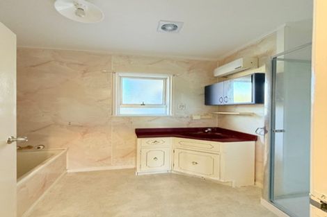 Photo of property in 36 Riverhills Avenue, Pakuranga Heights, Auckland, 2010