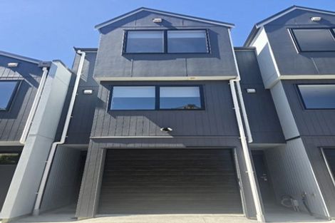 Photo of property in 11 Seymour Road, Sunnyvale, Auckland, 0612