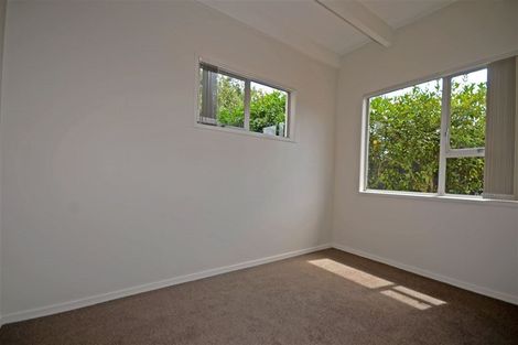 Photo of property in 2 Edwards Avenue, Henderson, Auckland, 0610