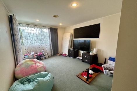 Photo of property in 26 Saunders Close, Whitby, Porirua, 5024