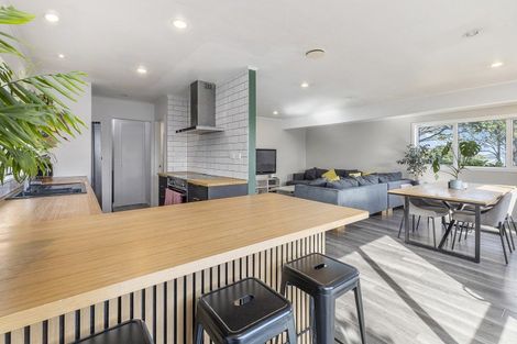 Photo of property in 28 Arahanga Grove, Maupuia, Wellington, 6022