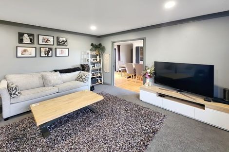 Photo of property in 16 Birkinshaw Grove, Riverstone Terraces, Upper Hutt, 5018