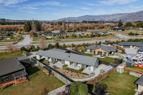 Photo of property in 7 Mallard Street, Albert Town, Wanaka, 9305