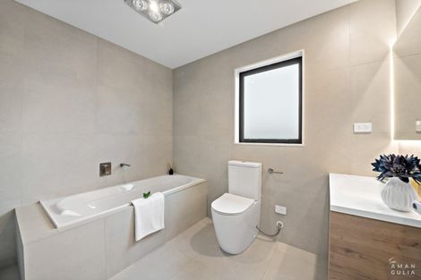 Photo of property in 15 Mara Way, Sunnyvale, Auckland, 0612