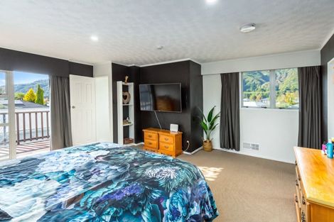 Photo of property in 14 Harvard Grove, Totara Park, Upper Hutt, 5018
