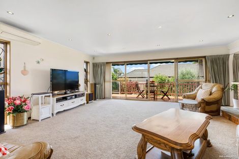 Photo of property in 1/67 Seaview Road, Castor Bay, Auckland, 0620